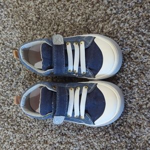 See Kai Run Stevie Chambray sneakers